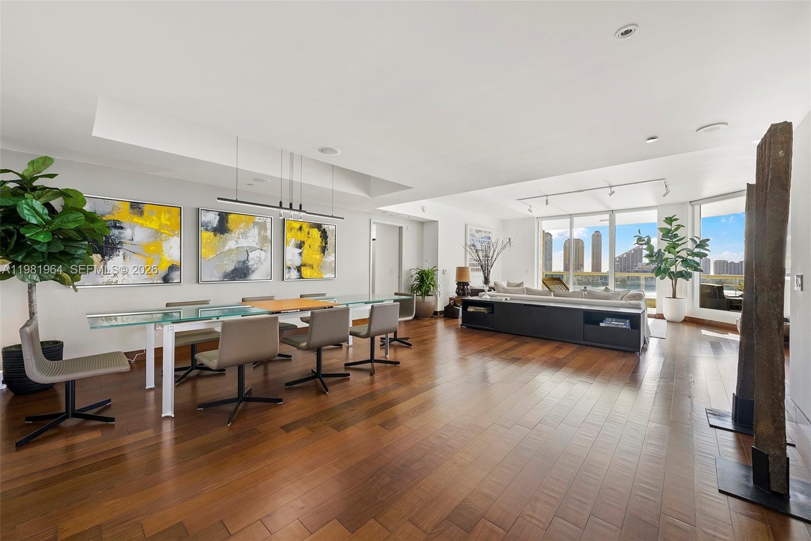 6000 Island Boulevard 1208 — photo 3