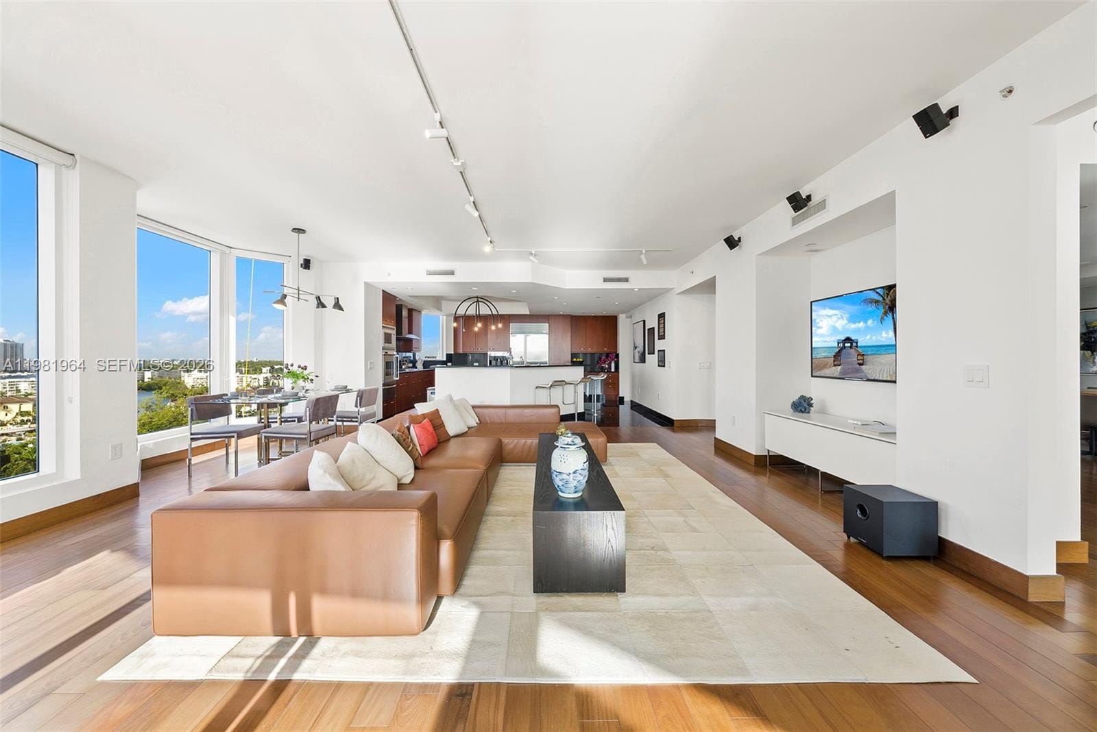 6000 Island Boulevard 1208 — photo 9