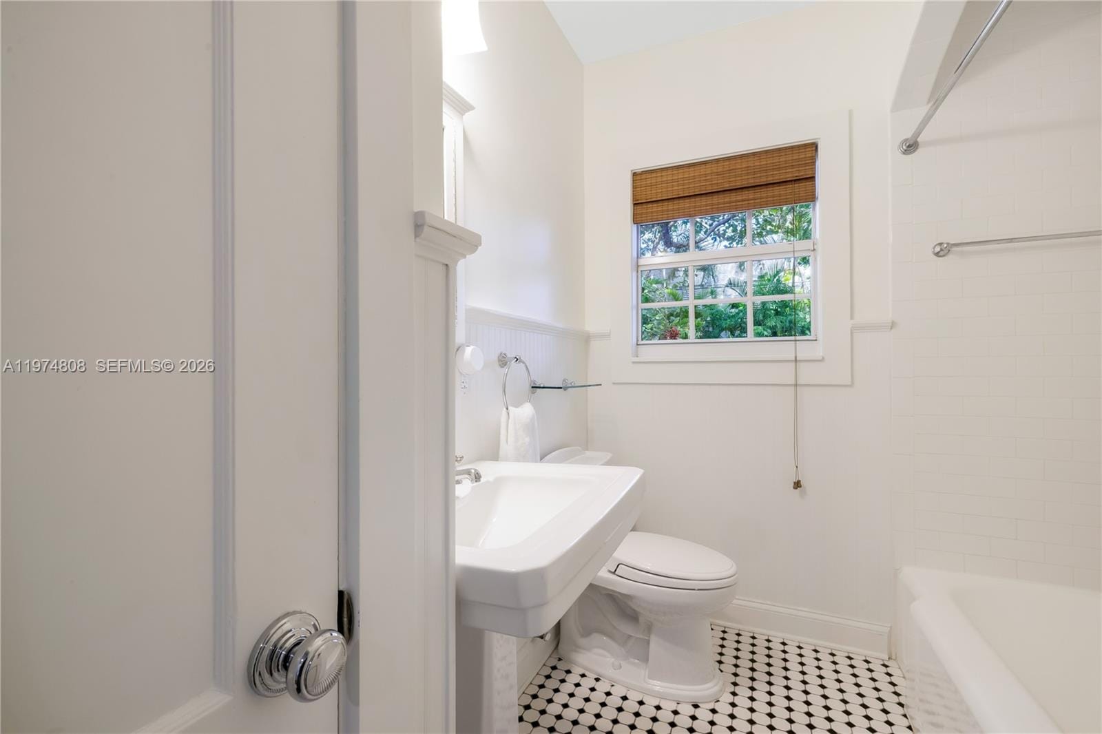 935 Escobar Avenue, Coral Gables, FL 33134 photo 19