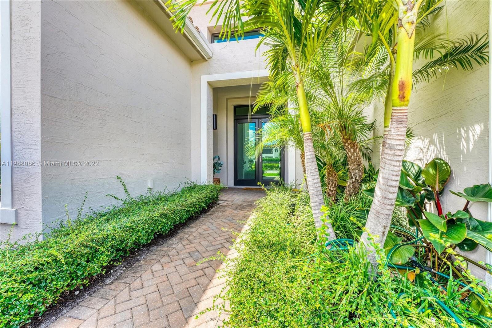 5663 W Brookfield Circle — photo 4