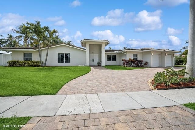 746 SW 2nd Street, sold in Royal Oak Hills, Boca Raton, FL