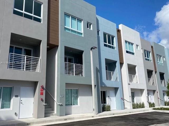 2555 NE 193rd Street 2108, sold in Riverwood, Miami, FL