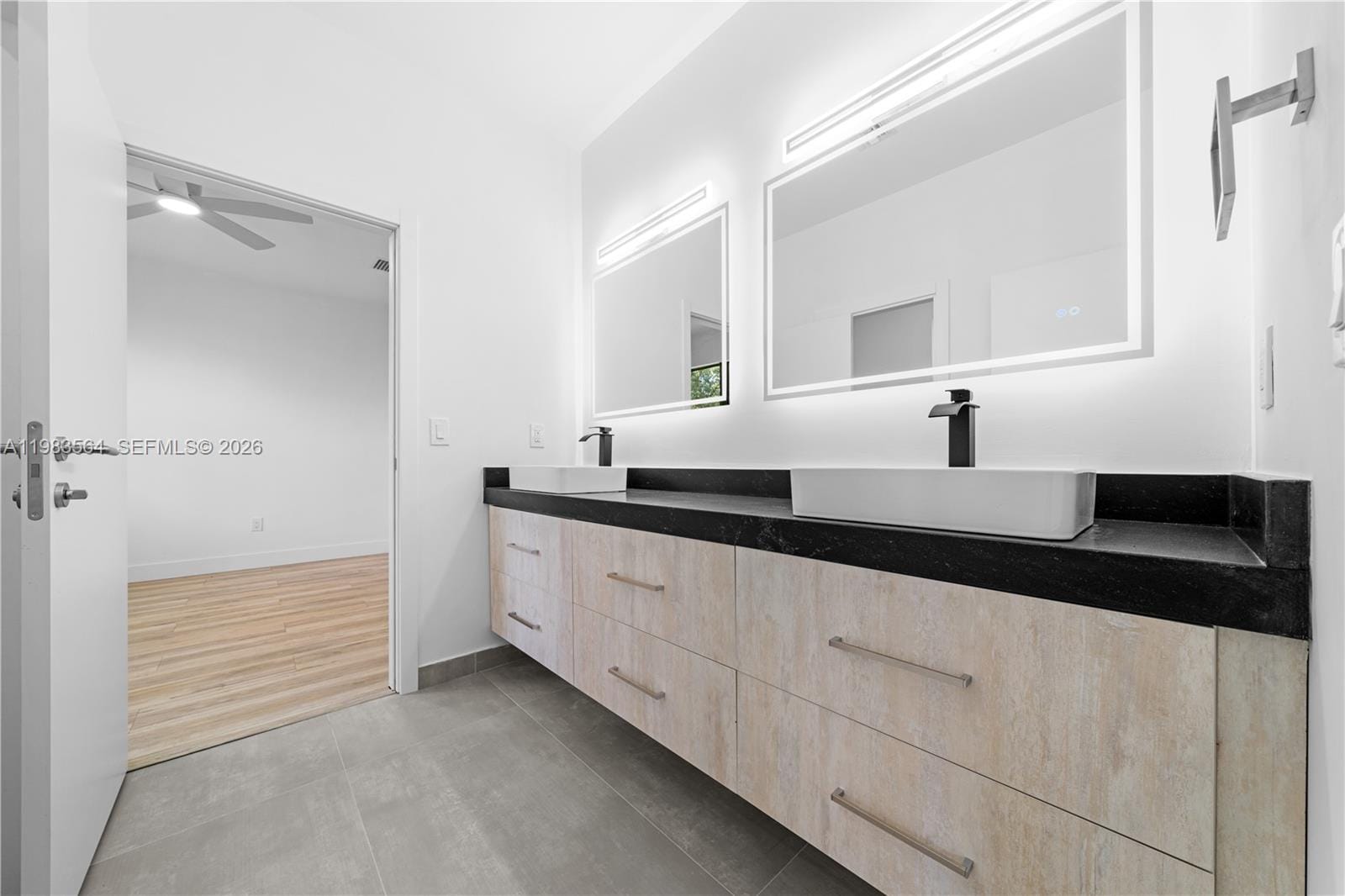471 NE Americana — photo 12