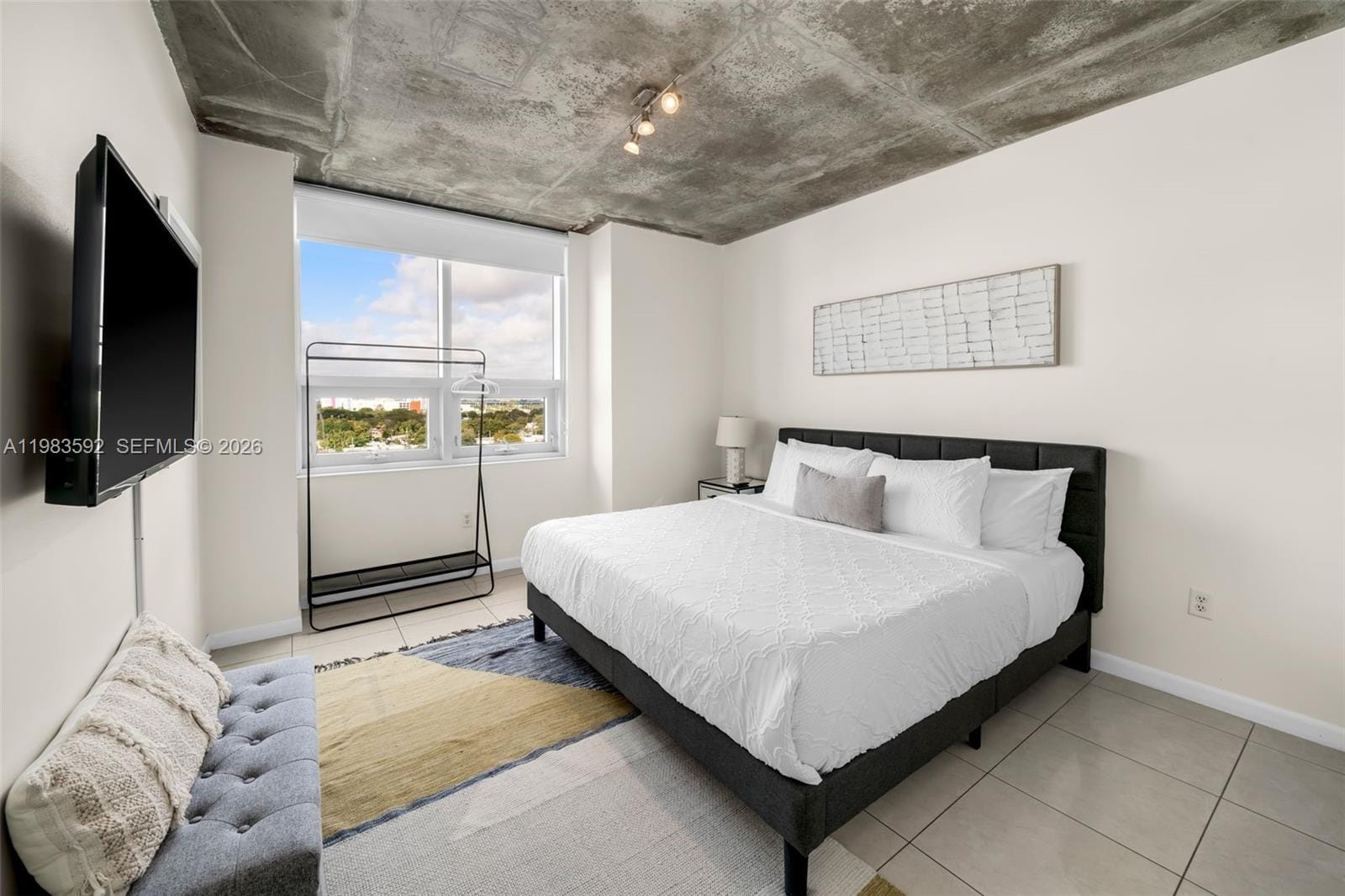 3250 NE 1st Avenue 814 — photo 11