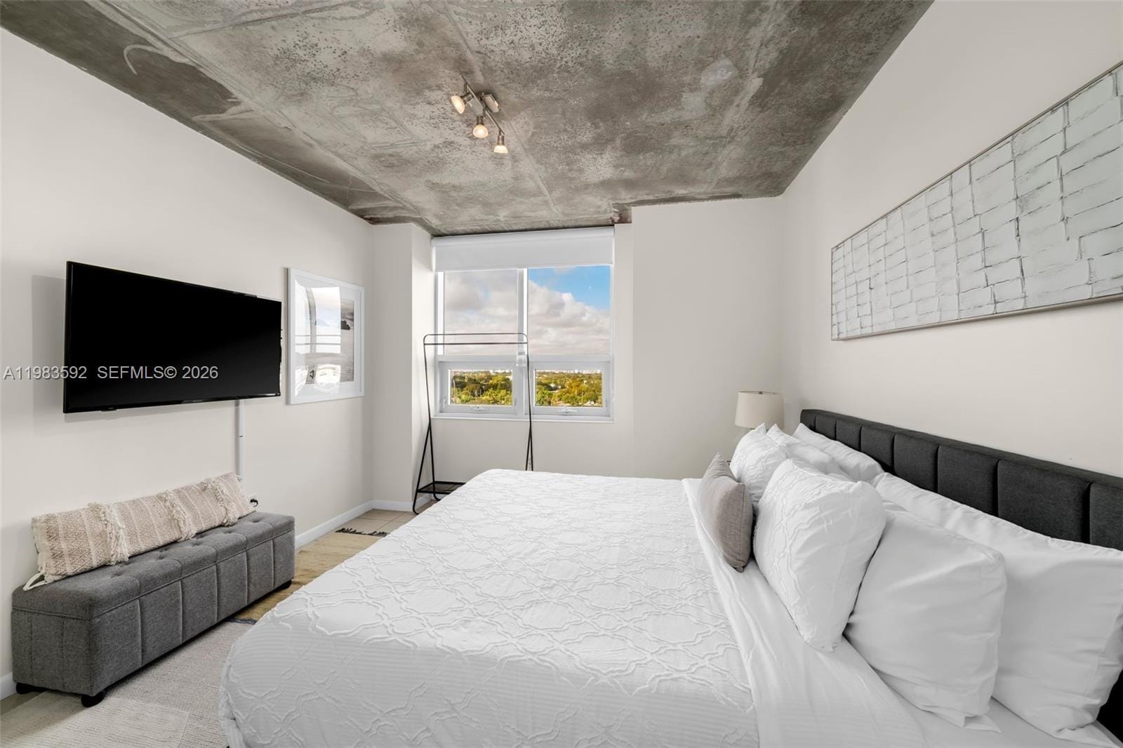 3250 NE 1st Avenue 814 — photo 12