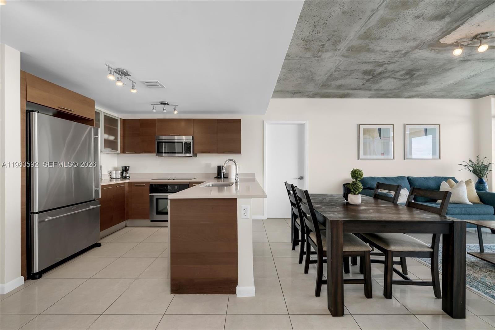 3250 NE 1st Avenue 814 — photo 8