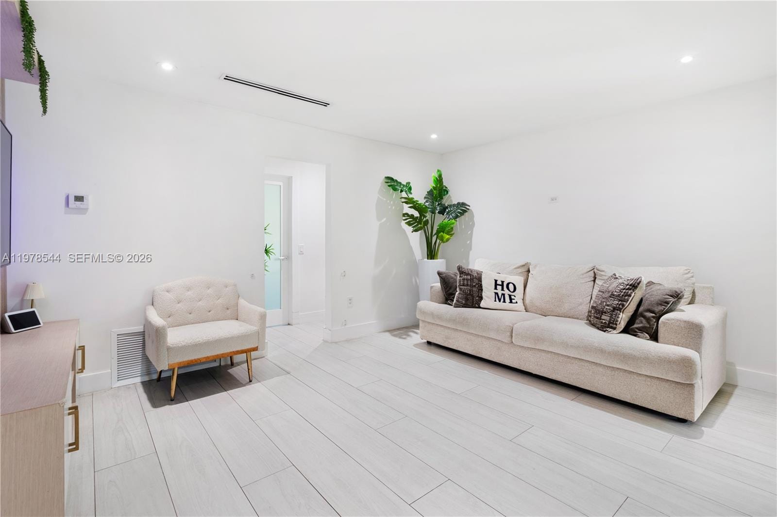 1140 N Douglas Road — photo 7