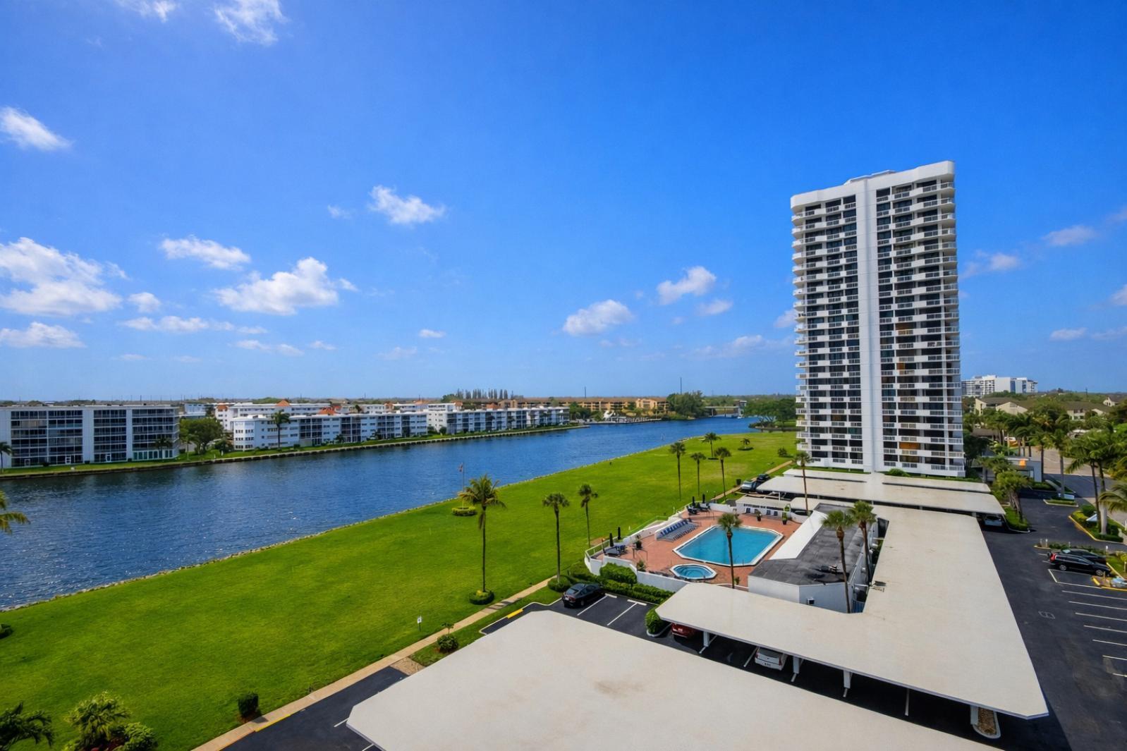 115 Lakeshore Drive 749 — photo 2