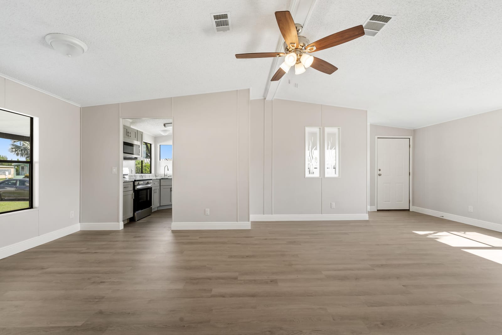 8589 Florence Drive — photo 9