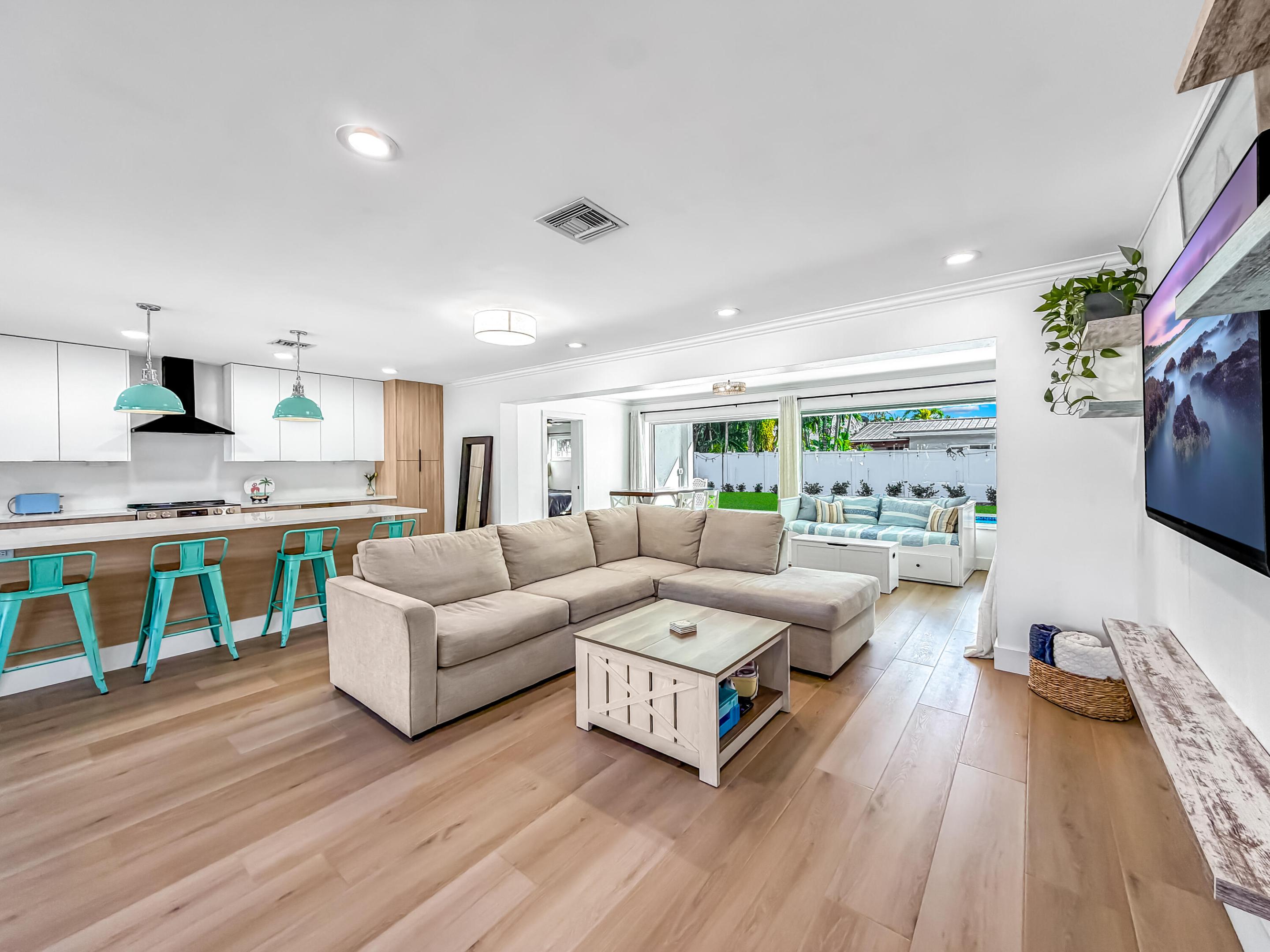1098 W Camino Real, Boca Raton, FL 33486, Boca Raton