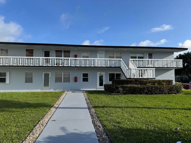 59 Coventry C Lane, sold in Coventry Condo, West Palm Beach, FL