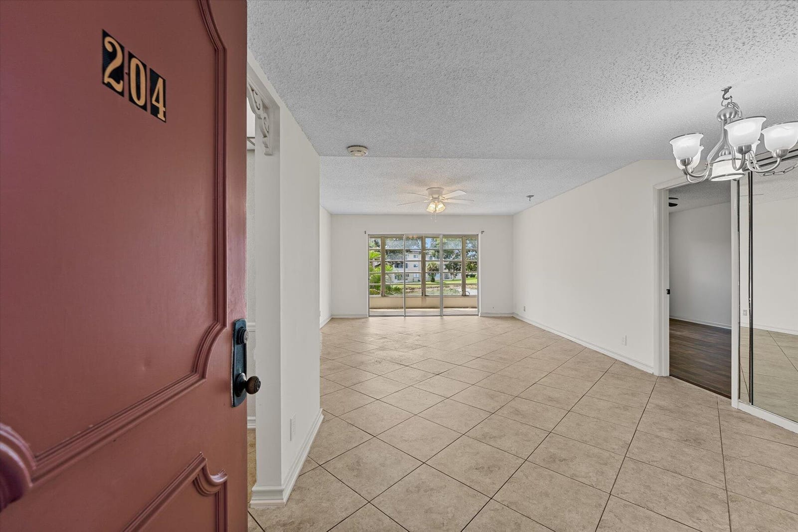 719 Lori Drive 204 — photo 3