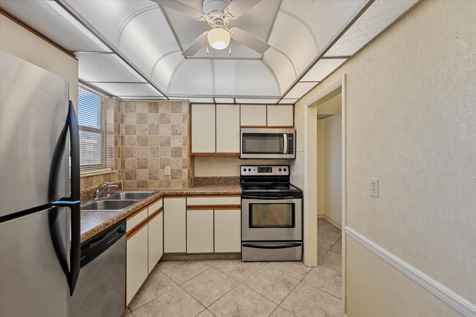719 Lori Drive 204 — photo 4