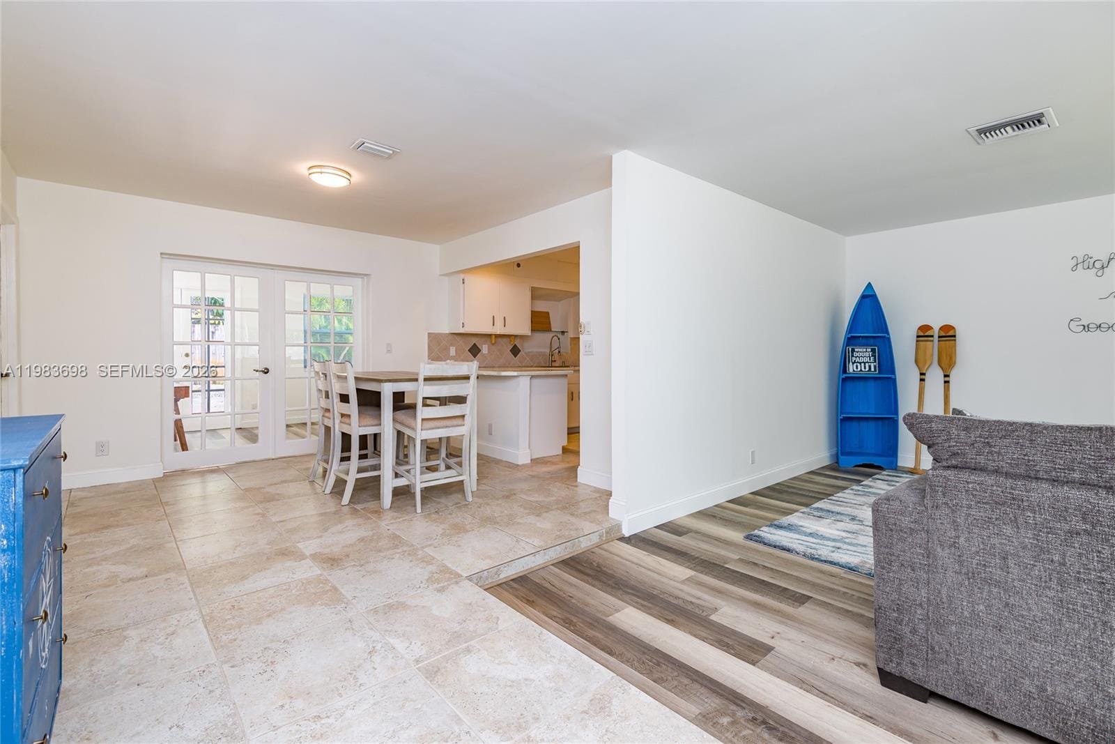 505 Heron Drive — photo 2