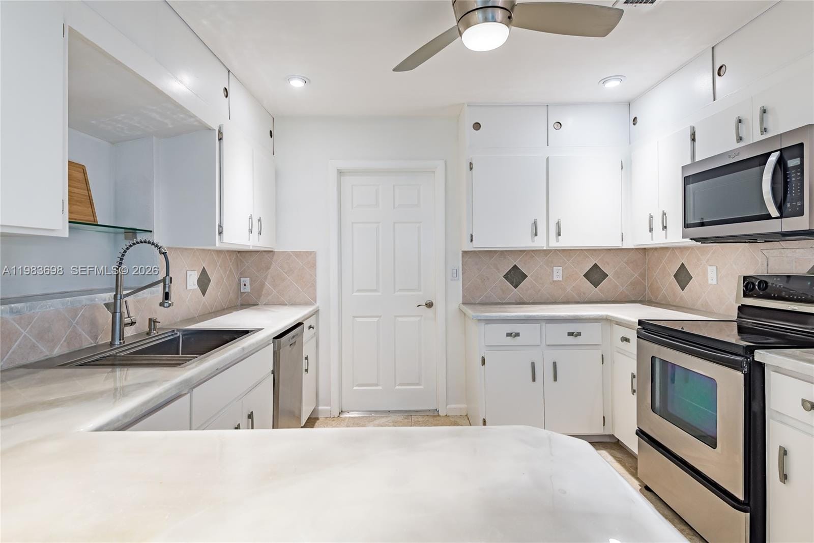505 Heron Drive — photo 9