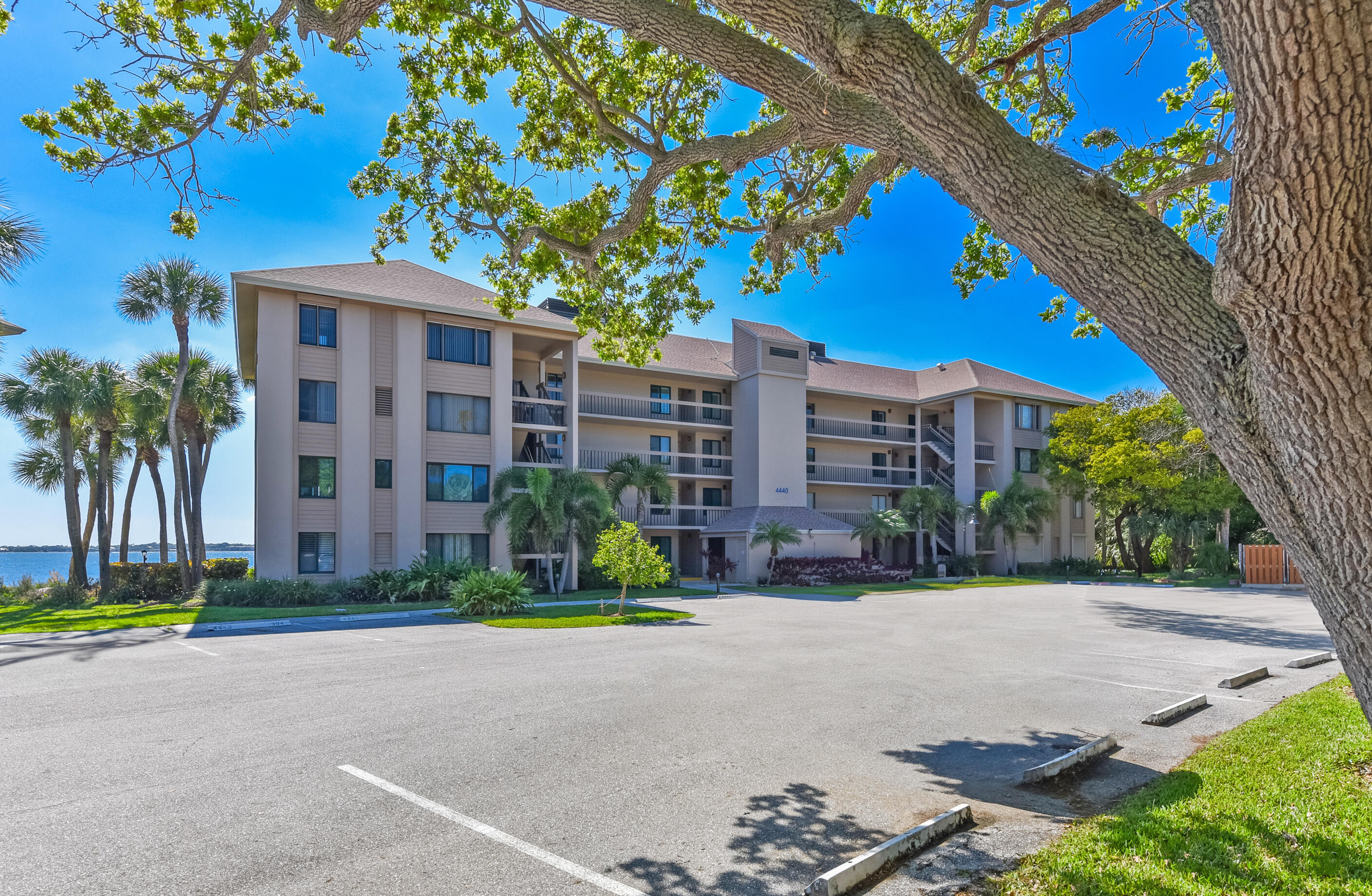 4440 NE Sandpebble Trace 104, Stuart, FL 34996, Stuart
