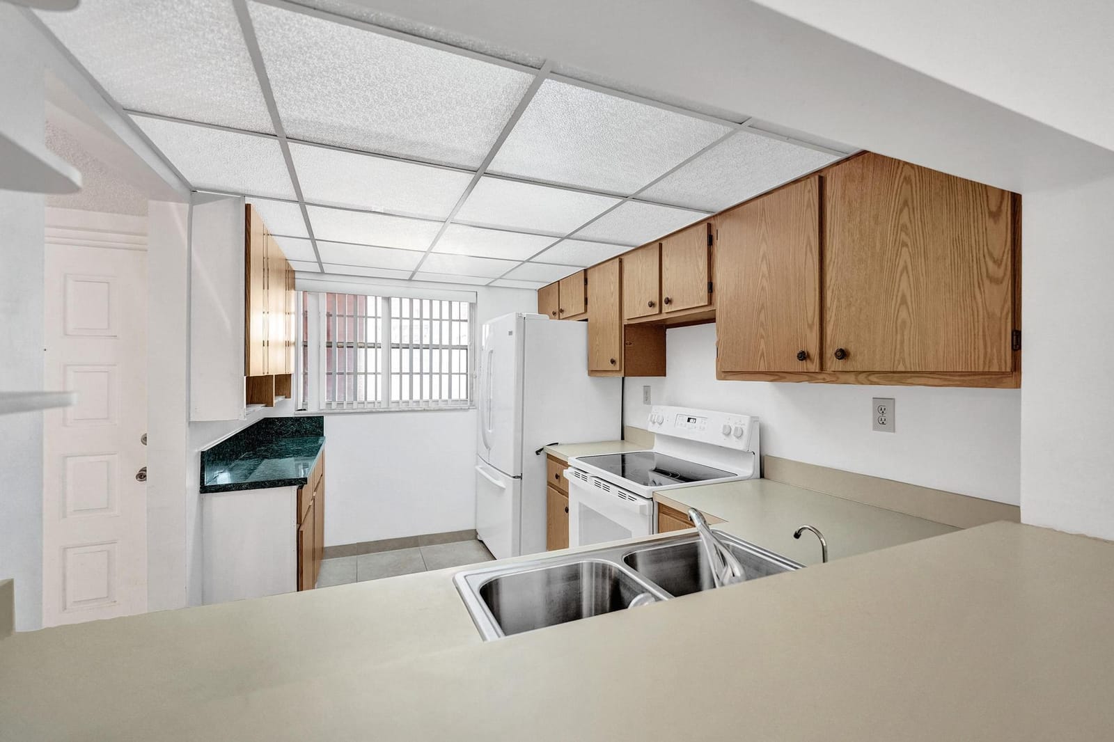 9531 Seagrape Drive 305 — photo 11