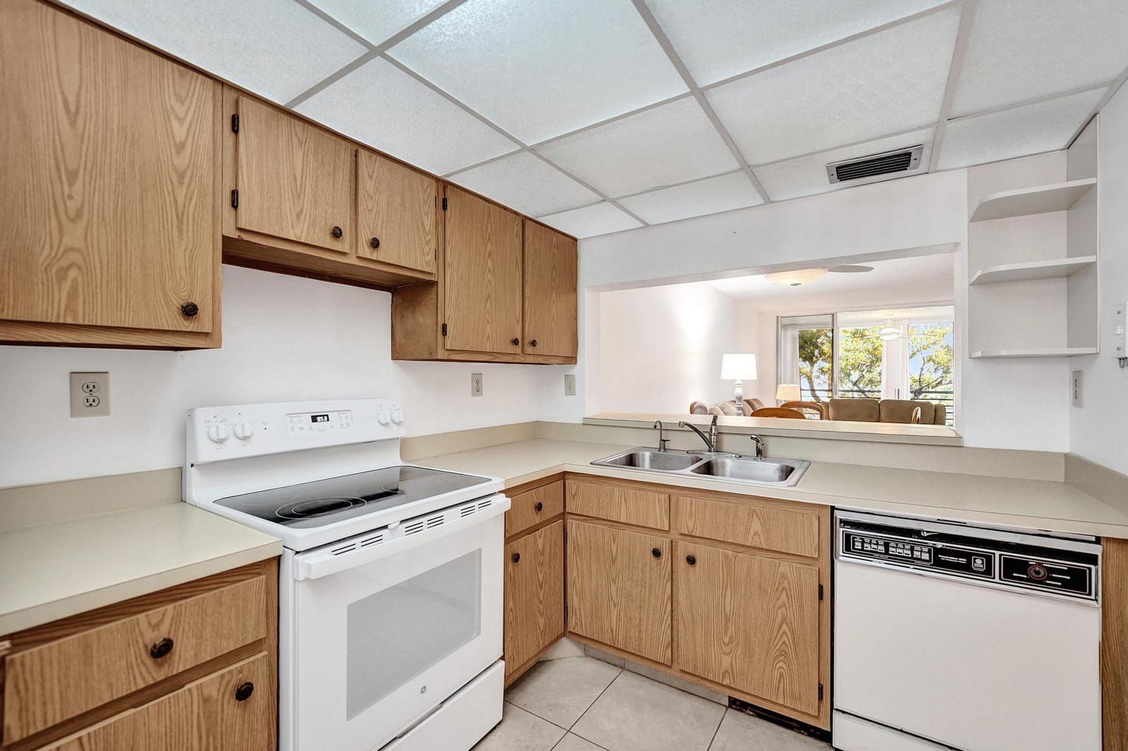 9531 Seagrape Drive 305 — photo 8
