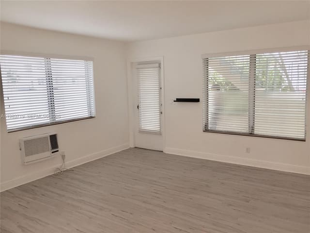 535 74 7, Miami Beach, FL 33141