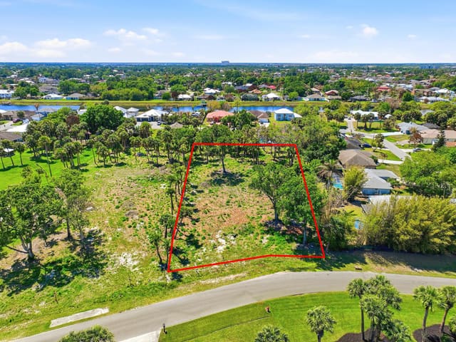 2016 SW Leafy Road, Port St. Lucie, FL 34953