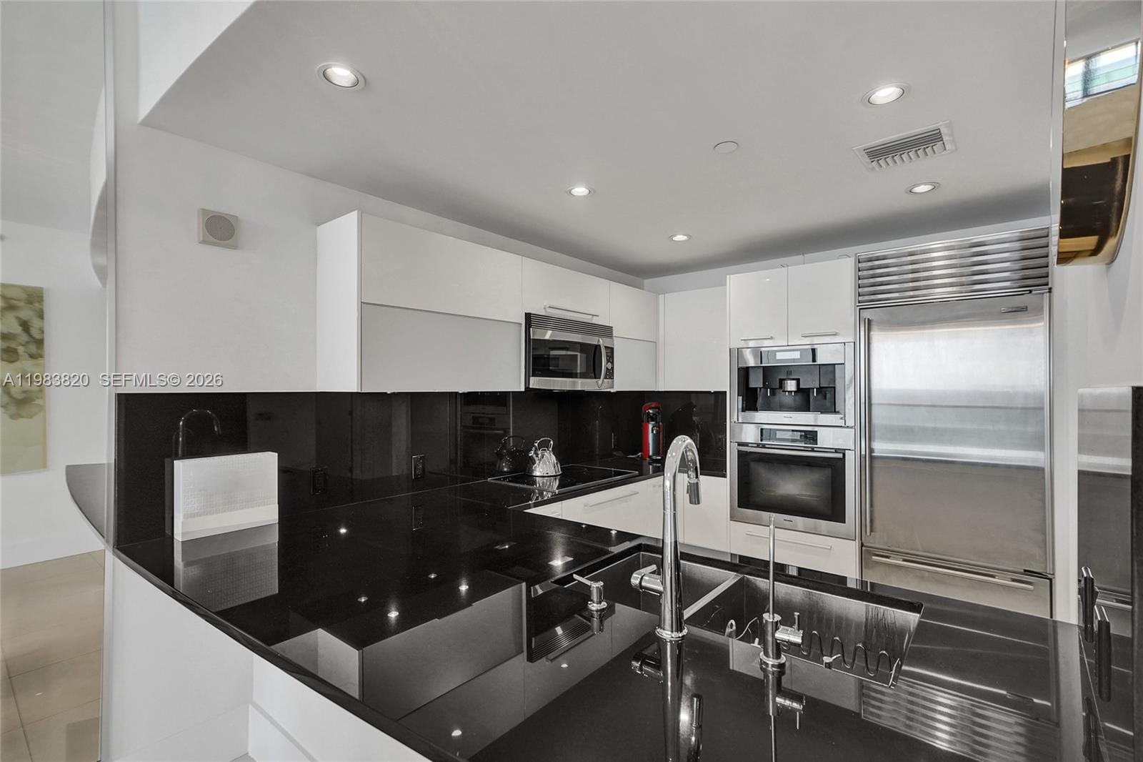 17121 Collins Avenue 2003 — photo 11