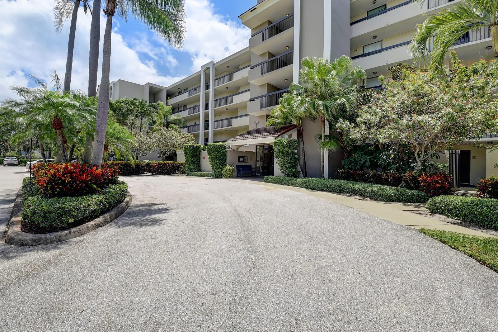 950 Lavers Circle F307, Delray Beach, FL 33444 photo 2