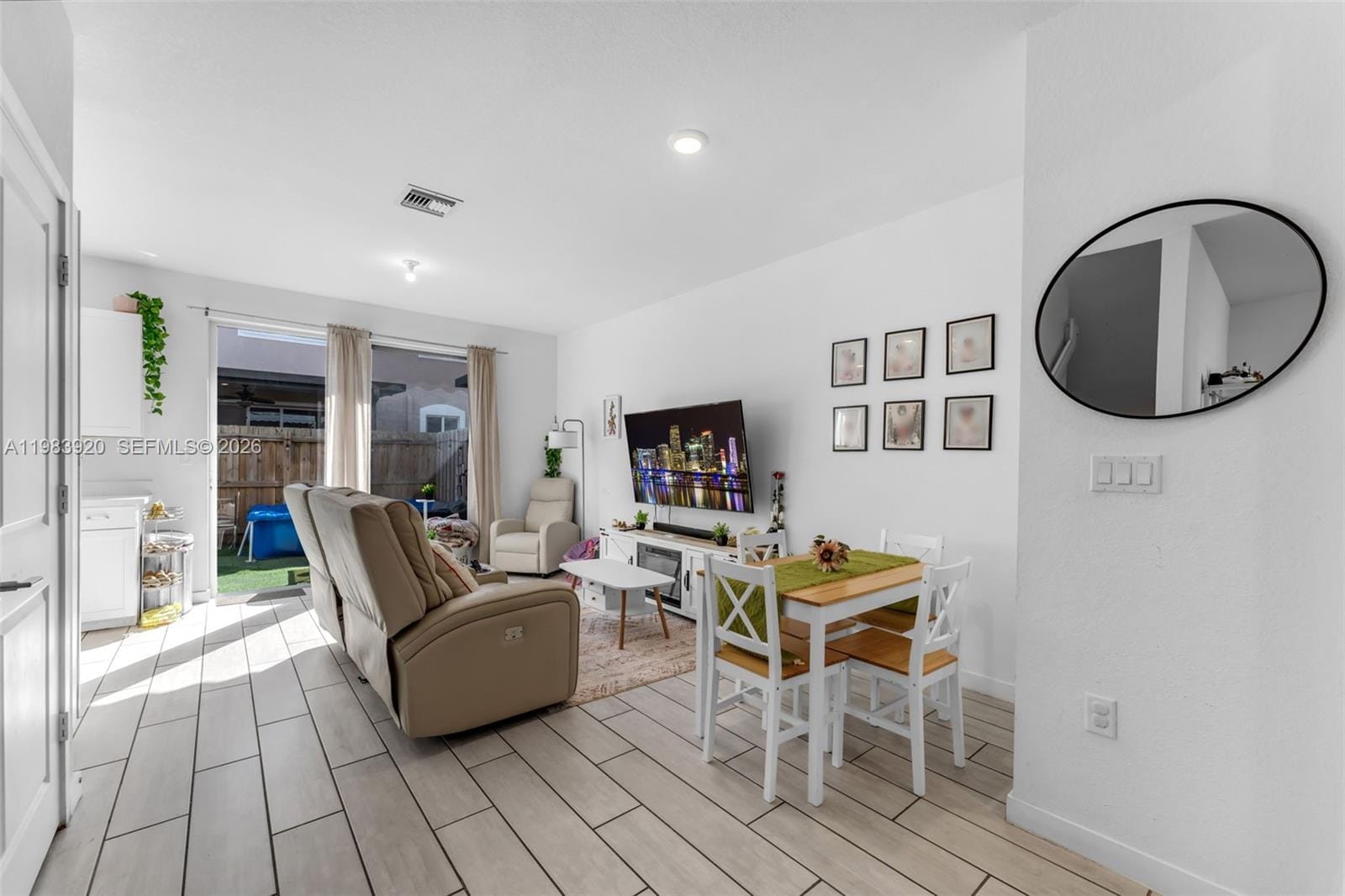 1056 SE 24th Avenue — photo 3