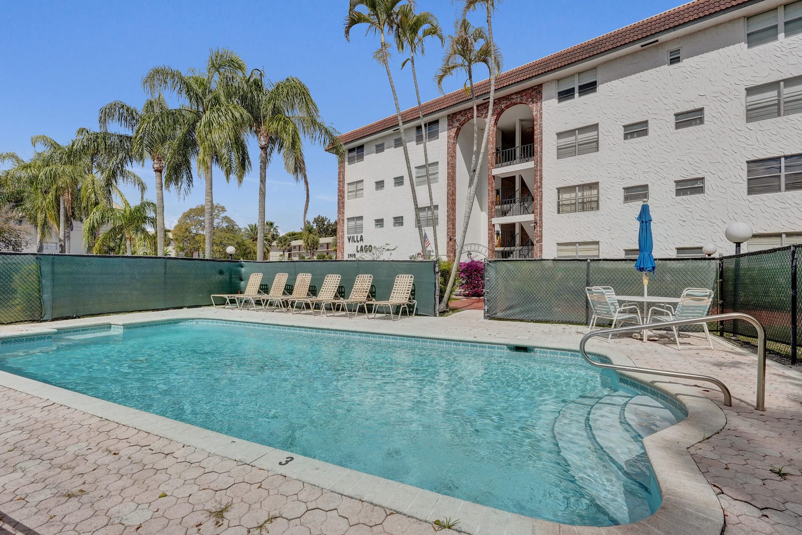 3910 Crystal Lake Drive 101, Deerfield Beach, FL 33064 photo 3