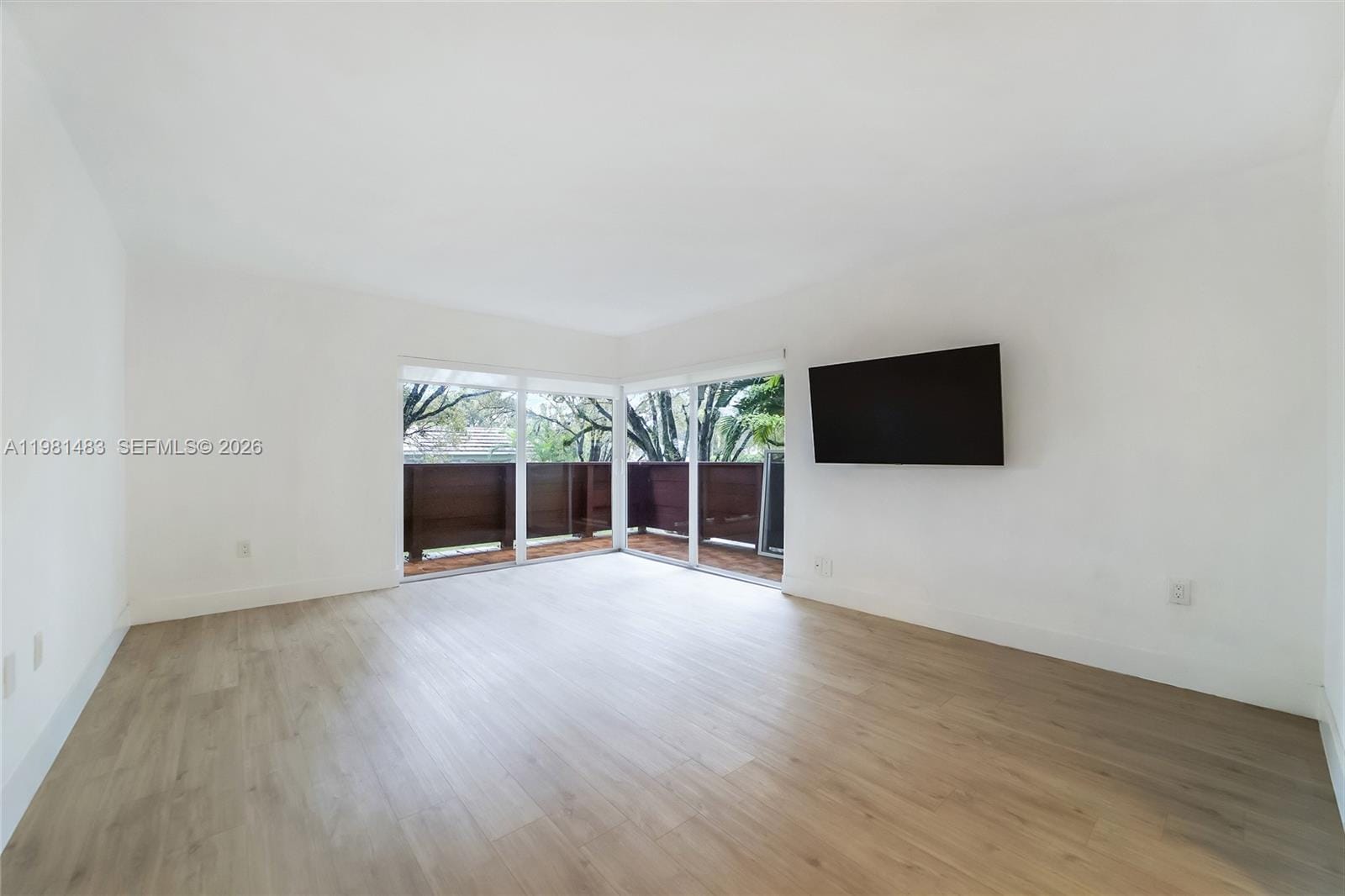 1205 Mariposa Avenue 326, Coral Gables, FL 33146 photo 3