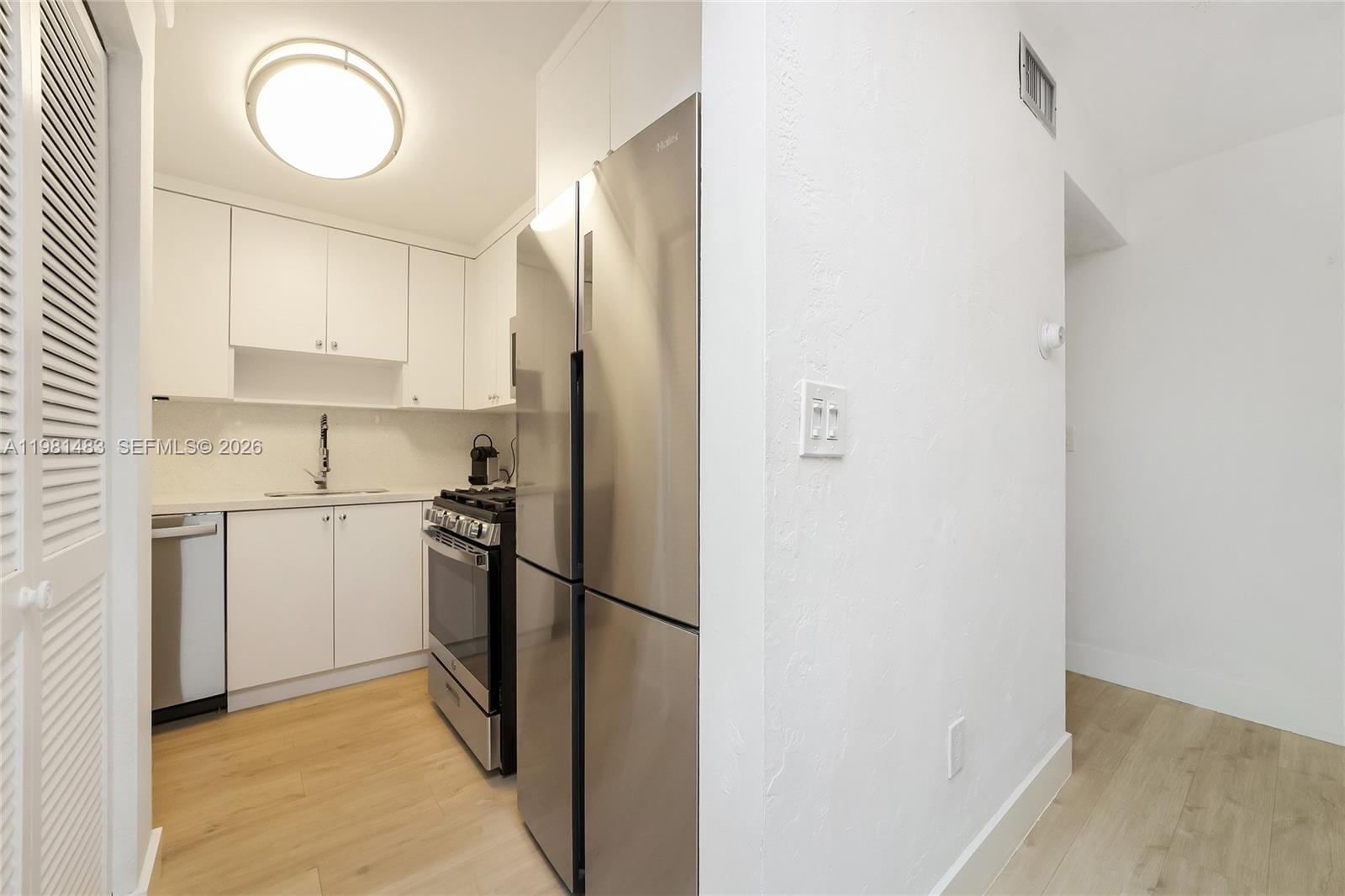 1205 Mariposa Avenue 326, Coral Gables, FL 33146 photo 5