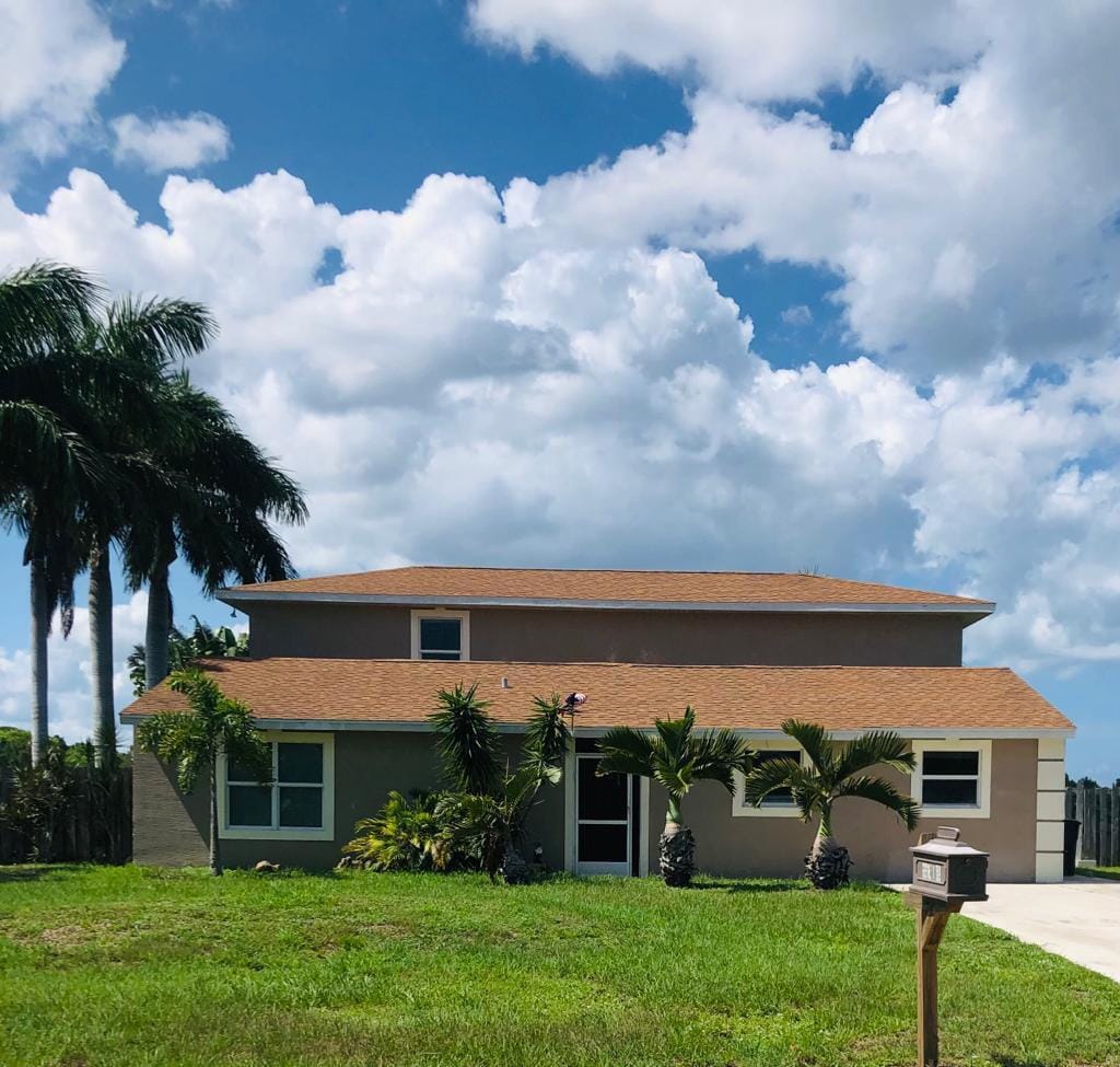 2112 SE East Dunbrooke Circle, Port St. Lucie, FL 34952