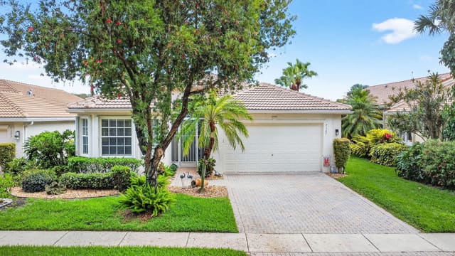 7387 Morocca Lake Drive, Delray Beach, FL 33446
