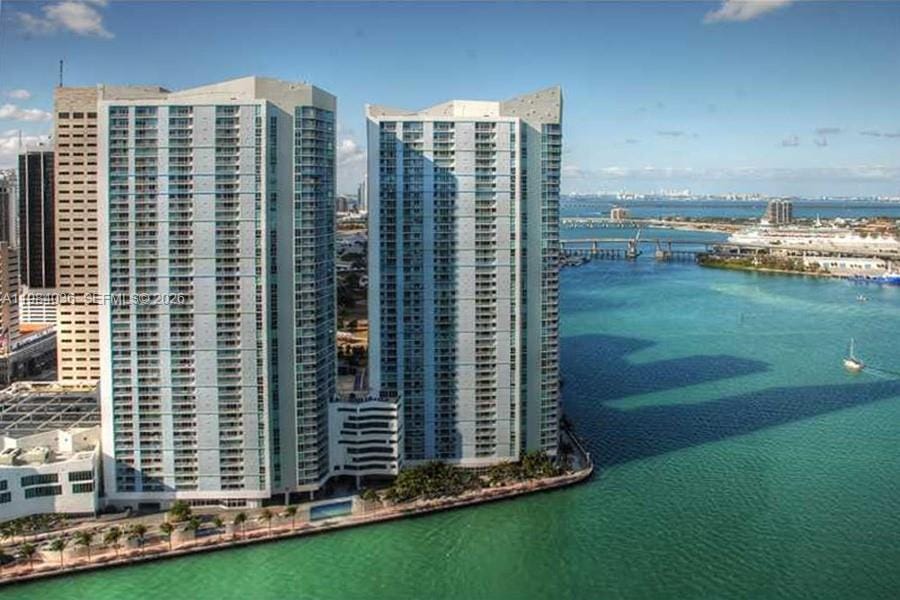 325 S Biscayne Boulevard 3718 — photo 2