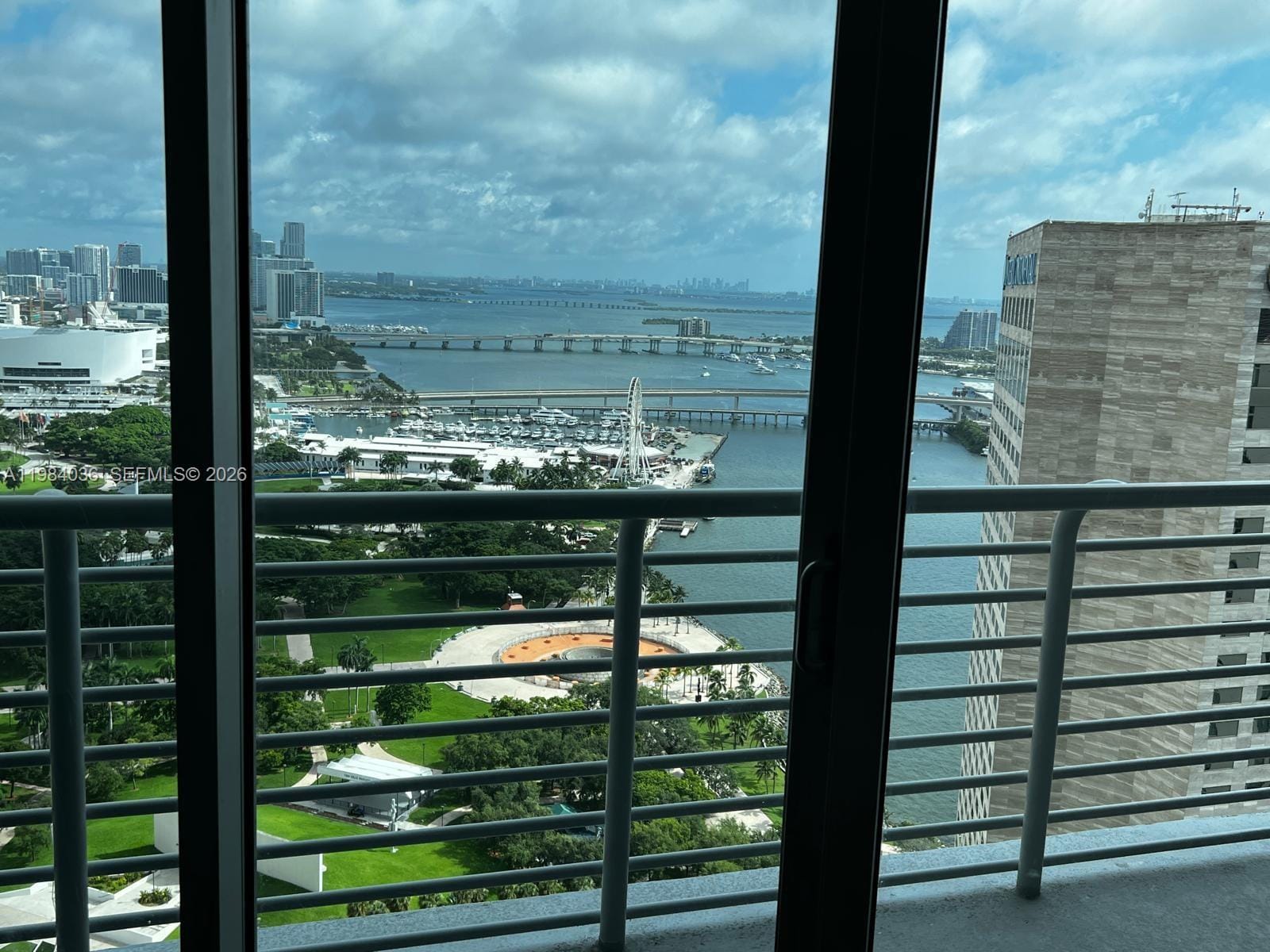 325 S Biscayne Boulevard 3718 — photo 5
