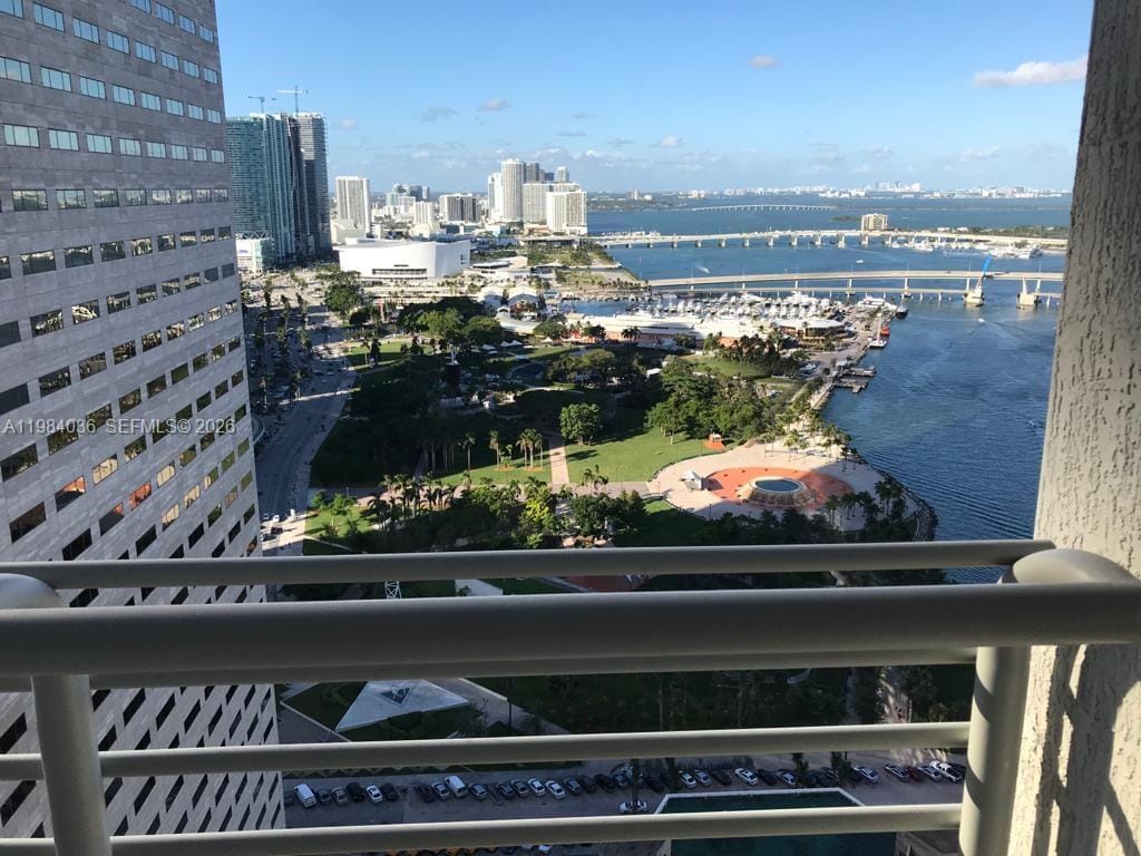 325 S Biscayne Boulevard 3718 — photo 10