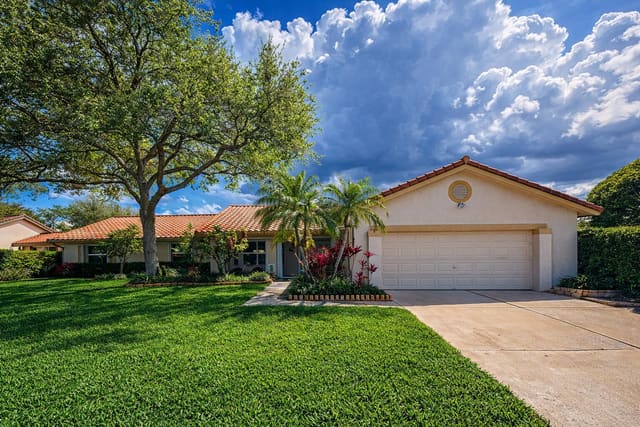 1966 SW 105th Avenue, sold in Ridgeview Lake Estates, Davie, FL