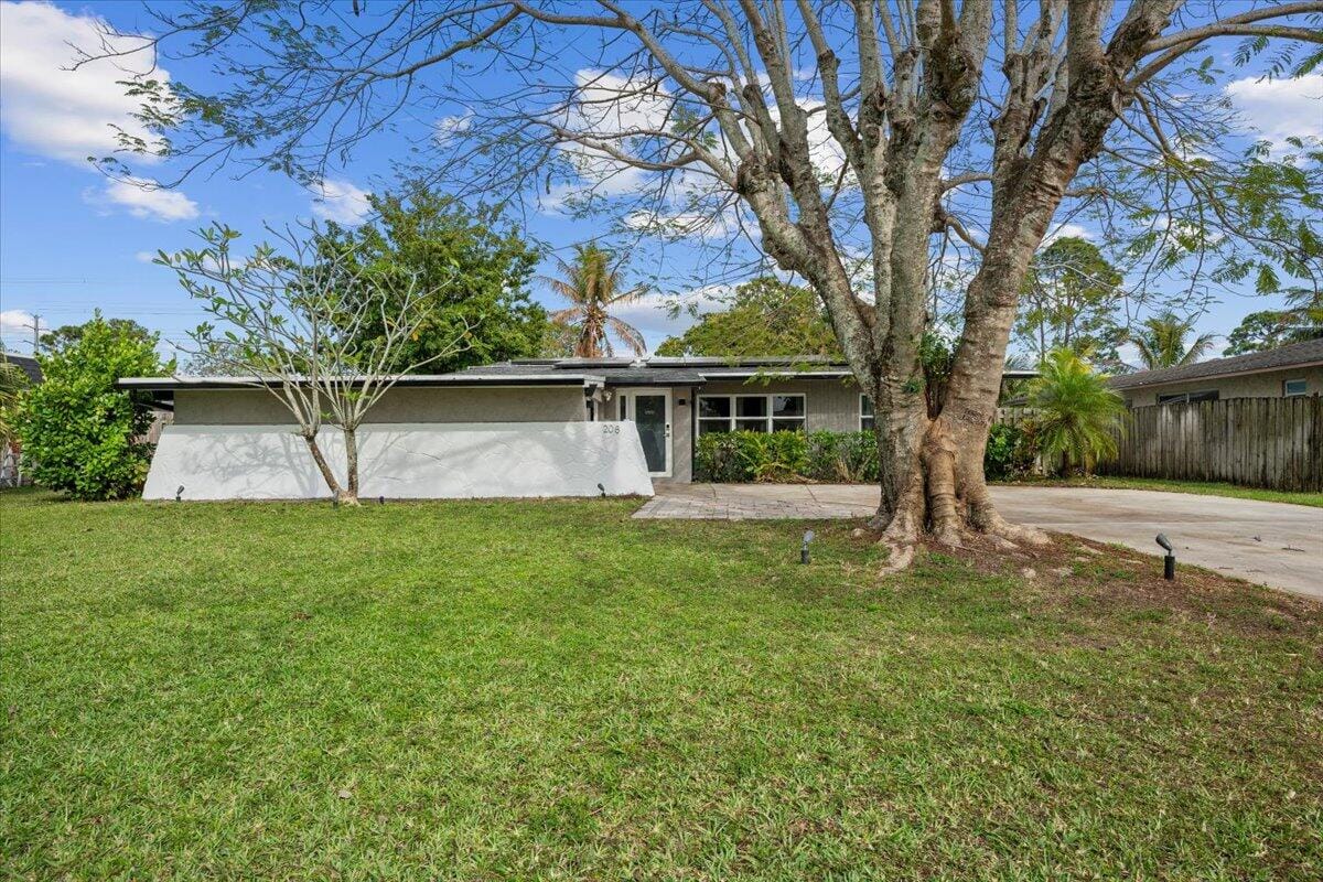 208 Sandpiper Avenue, Royal Palm Beach, FL 33411 photo 2