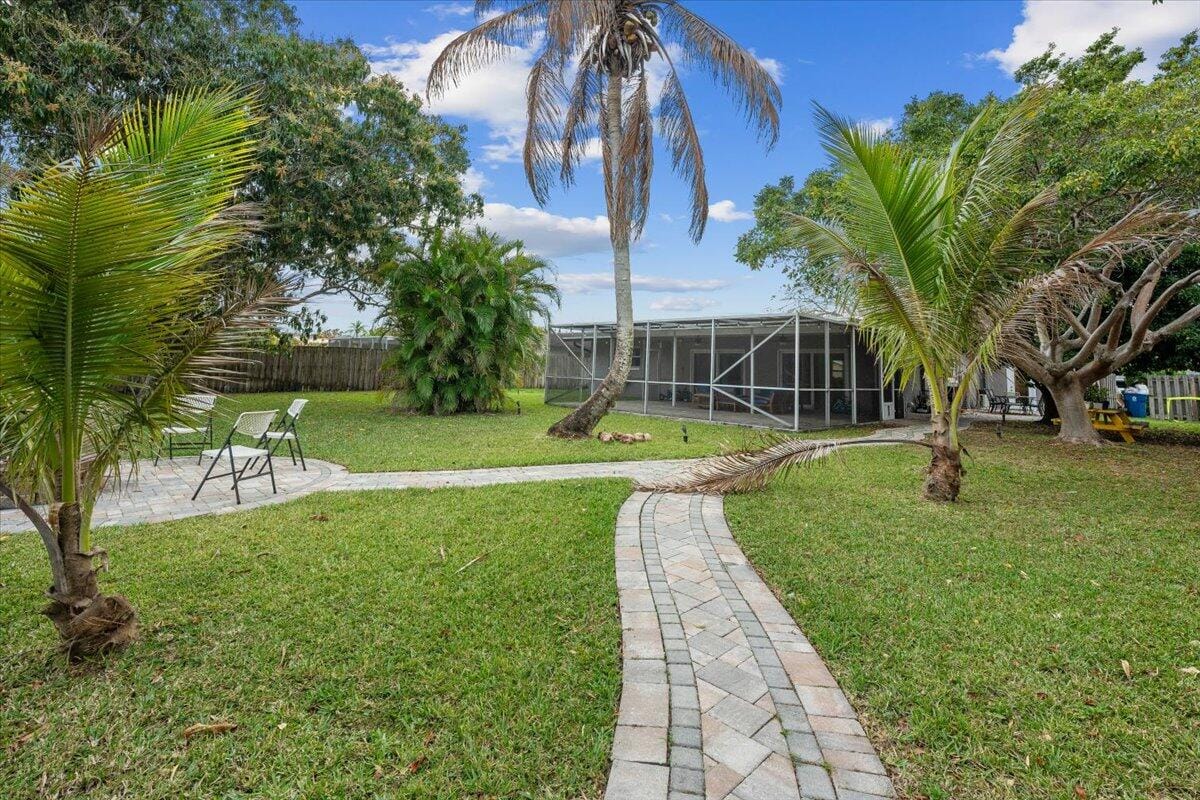 208 Sandpiper Avenue, Royal Palm Beach, FL 33411 photo 27