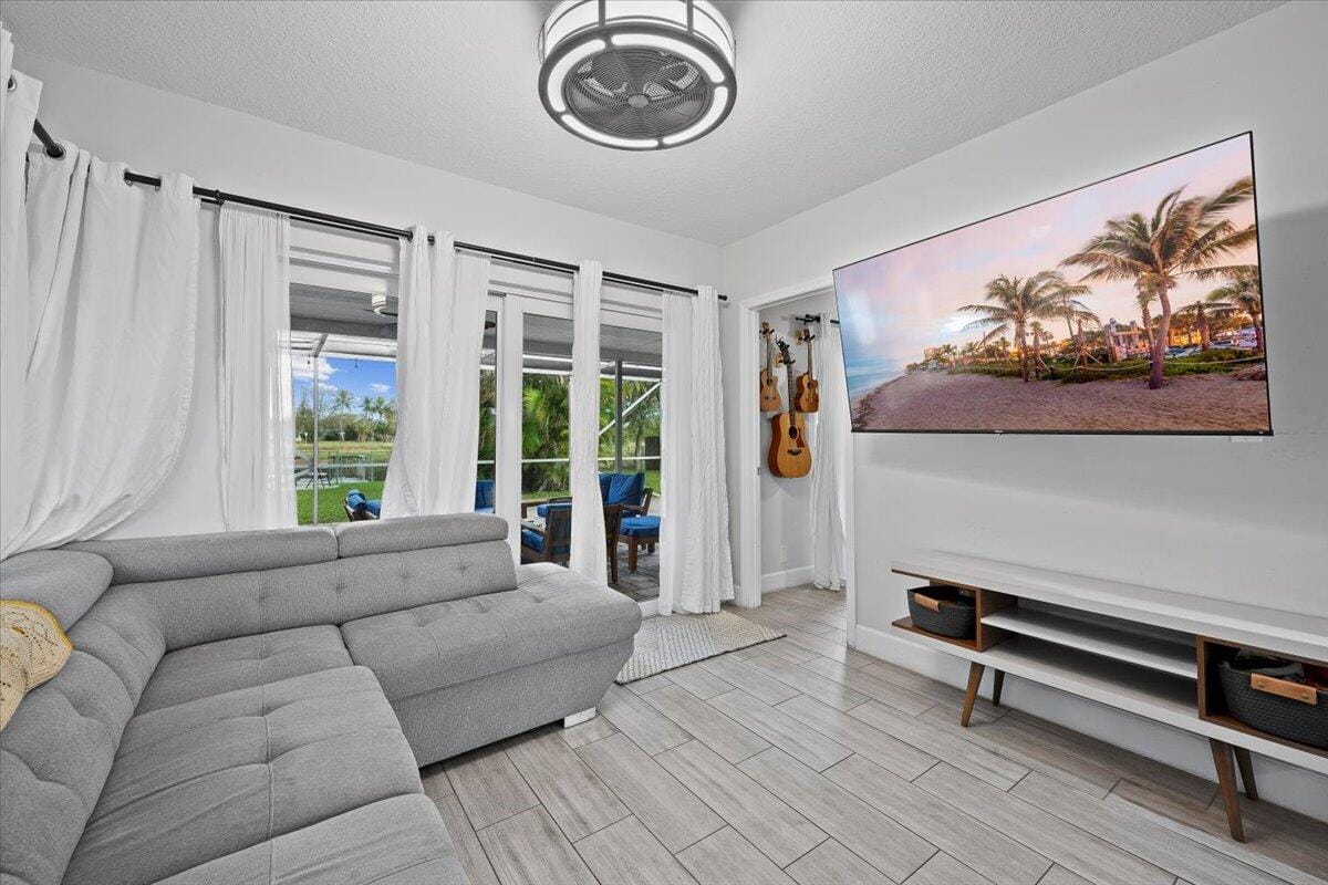 208 Sandpiper Avenue, Royal Palm Beach, FL 33411 photo 5