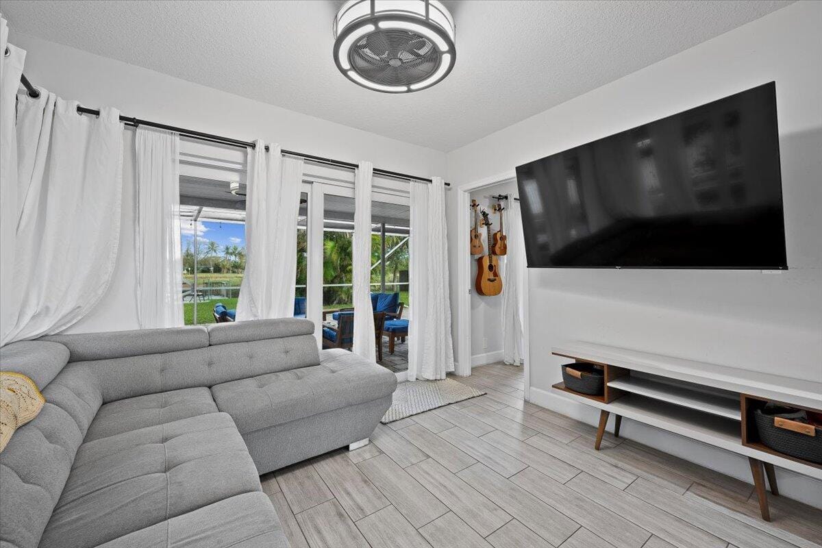 208 Sandpiper Avenue, Royal Palm Beach, FL 33411 photo 6