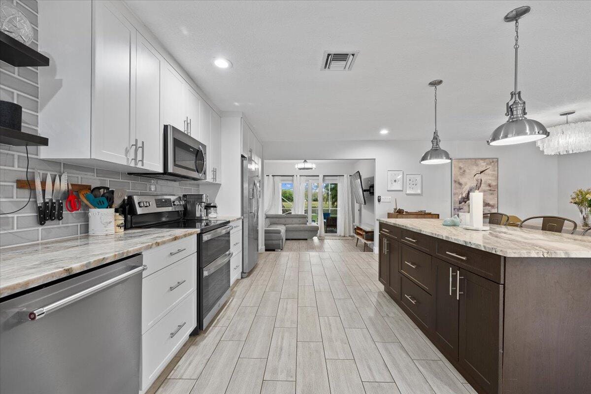 208 Sandpiper Avenue, Royal Palm Beach, FL 33411 photo 10