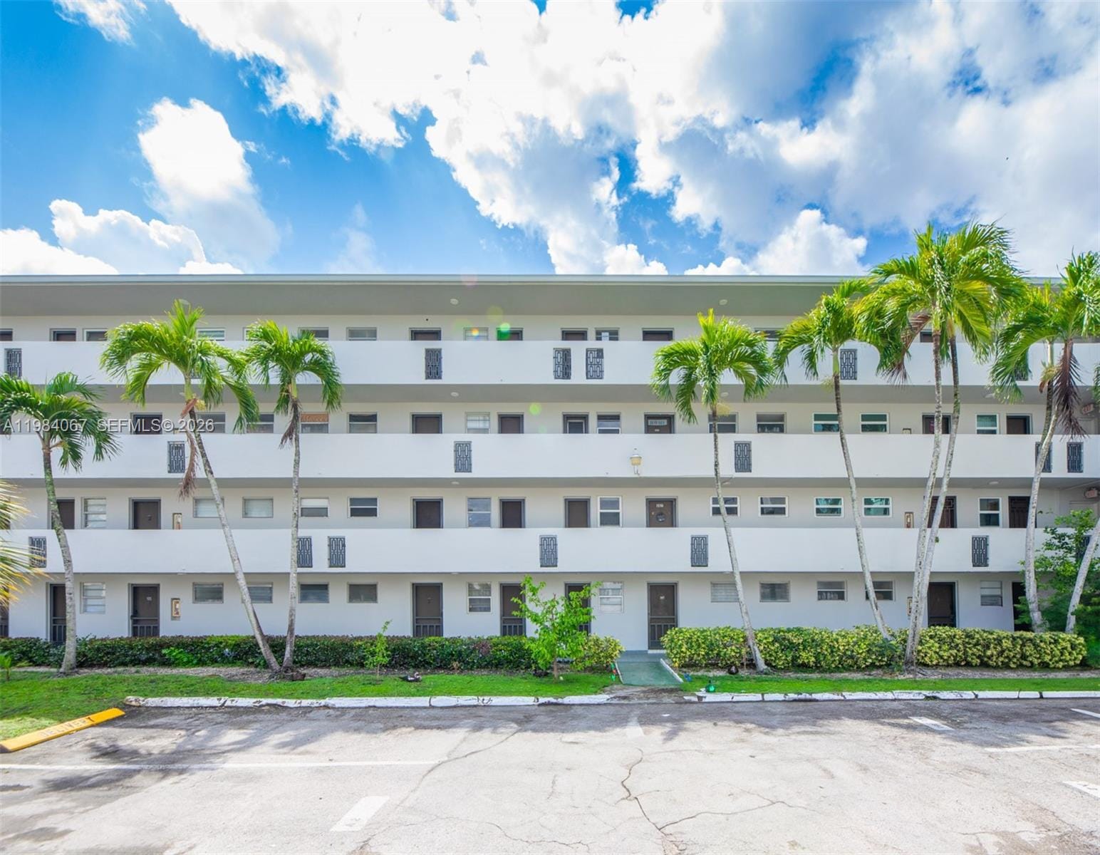 1680 NE 191st Street 1072, Miami, FL 33179 photo 3
