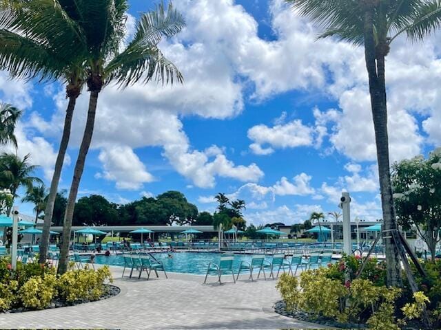 20 Valencia A, Delray Beach, FL 33446