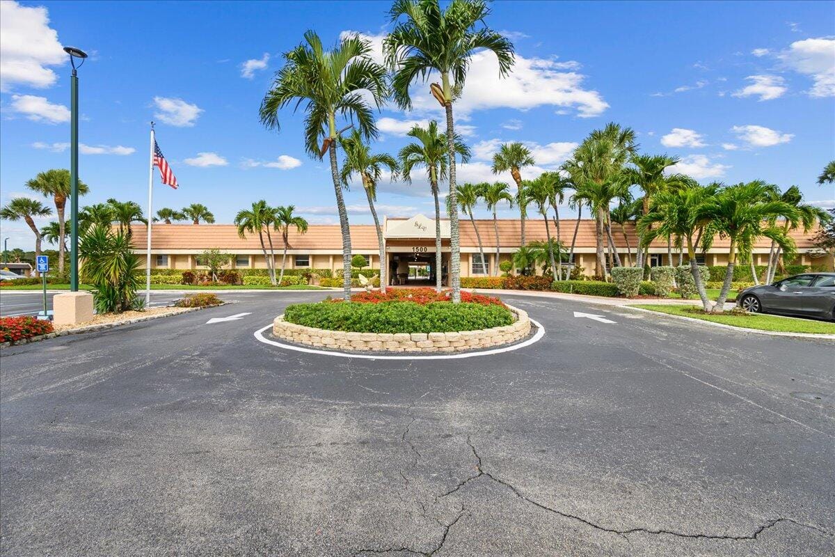 162 Lake Susan Lane, West Palm Beach, FL 33411 photo 21