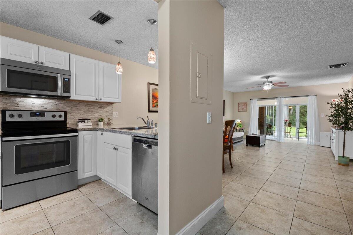162 Lake Susan Lane, West Palm Beach, FL 33411 photo 5