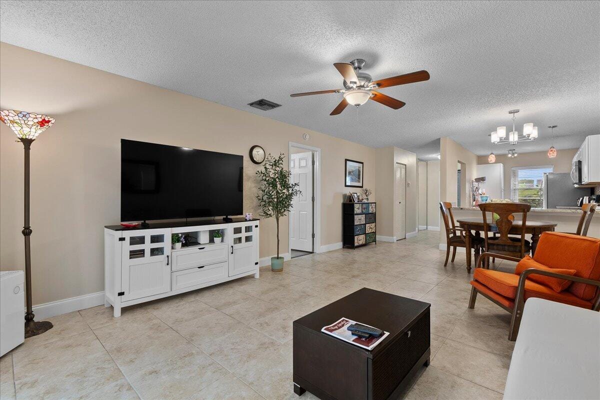 162 Lake Susan Lane, West Palm Beach, FL 33411 photo 9