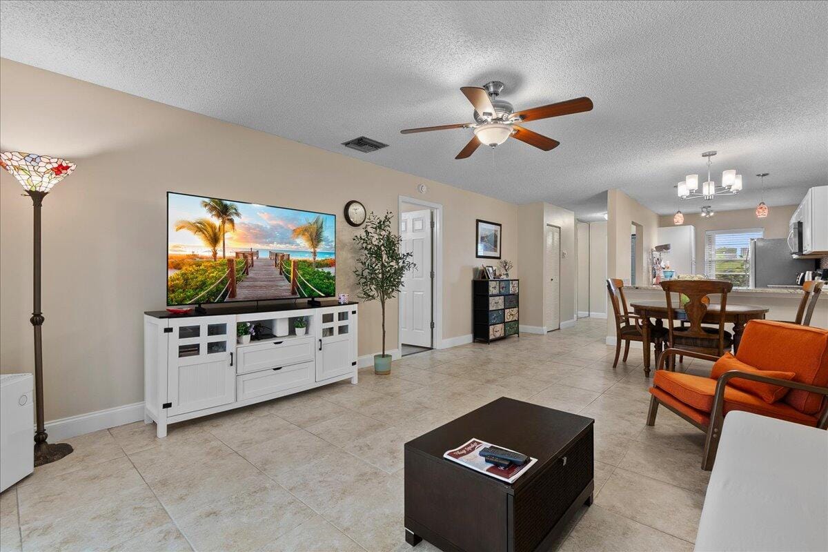 162 Lake Susan Lane, West Palm Beach, FL 33411 photo 10