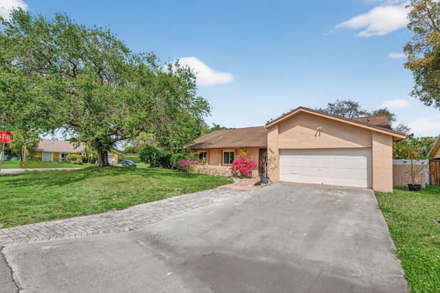 3943 NW 21 Street, Coconut Creek, FL 33066
