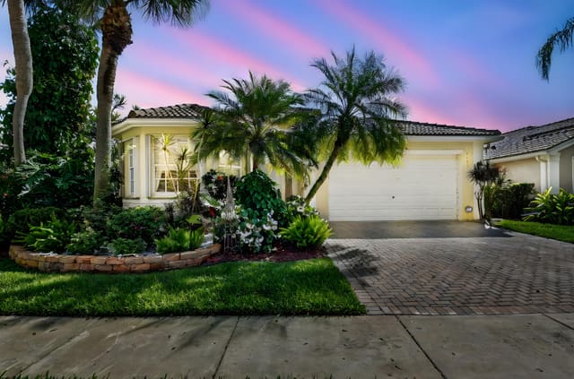 7381 Morocca Lake Drive, Delray Beach, FL 33446