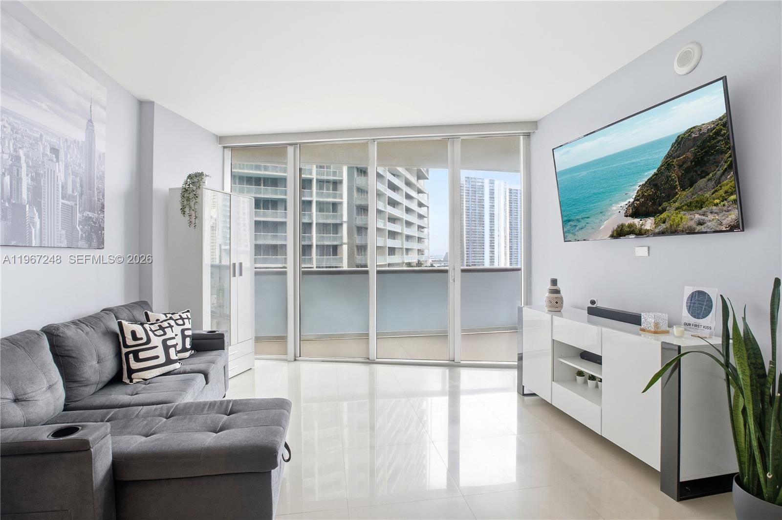 495 Brickell Avenue 1608 — photo 3